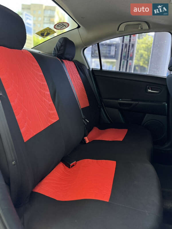 Седан Mazda 3 2005 в Николаеве