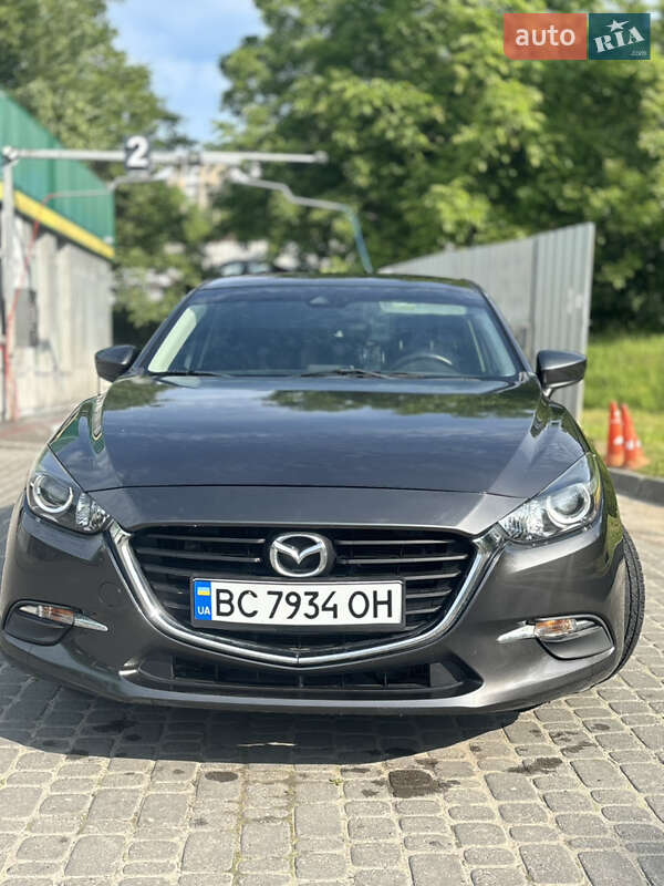 Седан Mazda 3 2017 в Львове