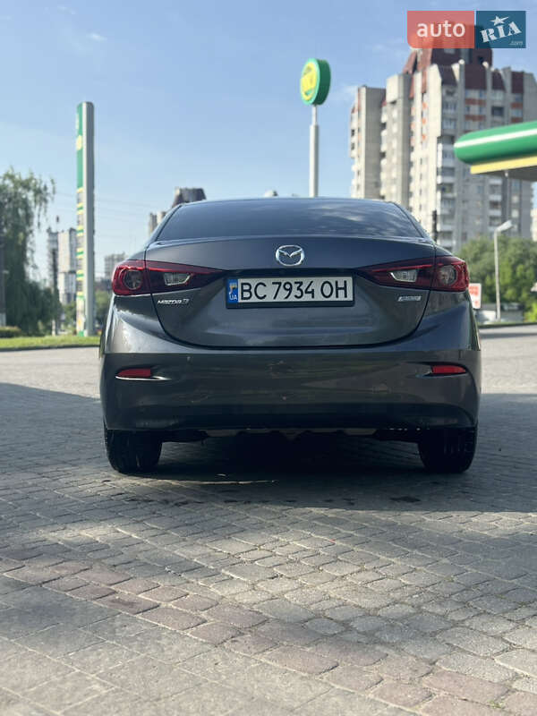 Седан Mazda 3 2017 в Львове