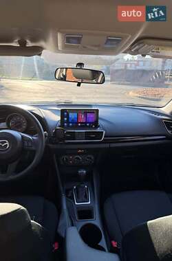 Седан Mazda 3 2014 в 