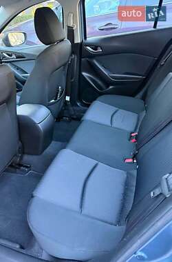 Седан Mazda 3 2014 в 