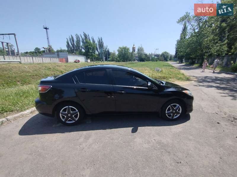 Седан Mazda 3 2012 в Кременчуге
