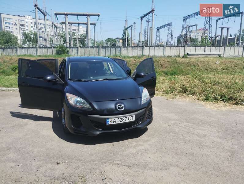 Седан Mazda 3 2012 в Кременчуге