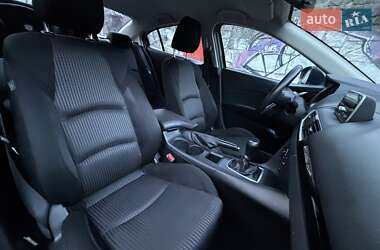 Седан Mazda 3 2015 в 