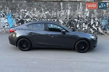 Седан Mazda 3 2015 в 