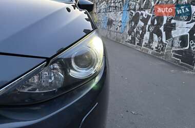 Седан Mazda 3 2015 в 