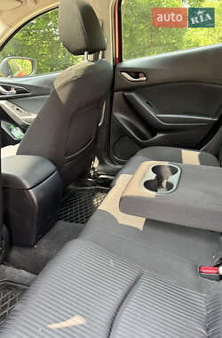 Седан Mazda 3 2016 в 