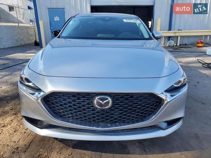 Седан Mazda 3 2019 в Львове