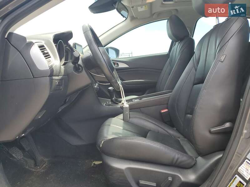 Хэтчбек Mazda 3 2017 в Львове
