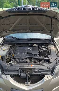 Хетчбек Mazda 3 2005 в Коростишеві