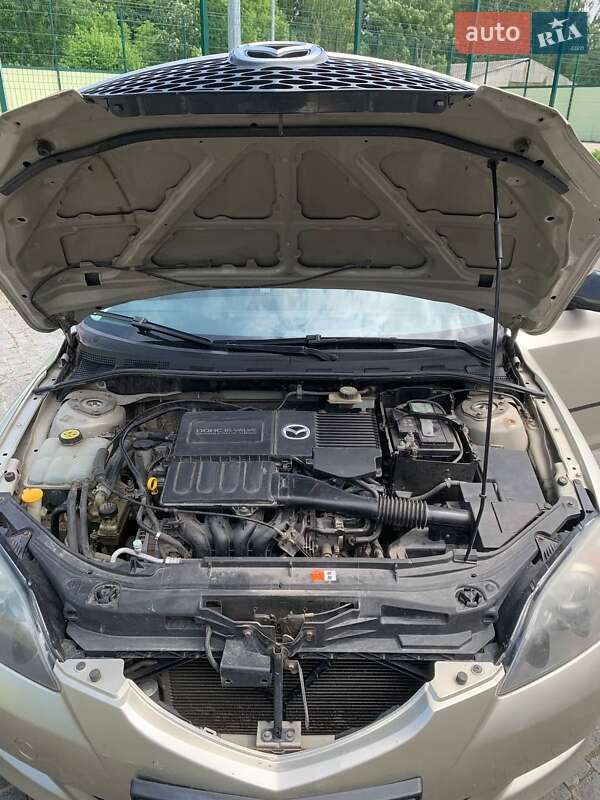 Хетчбек Mazda 3 2005 в Коростишеві