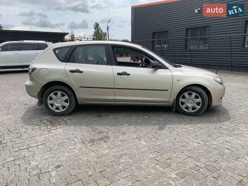 Хетчбек Mazda 3 2005 в Коростишеві