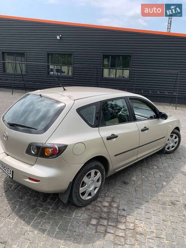 Хетчбек Mazda 3 2005 в Коростишеві