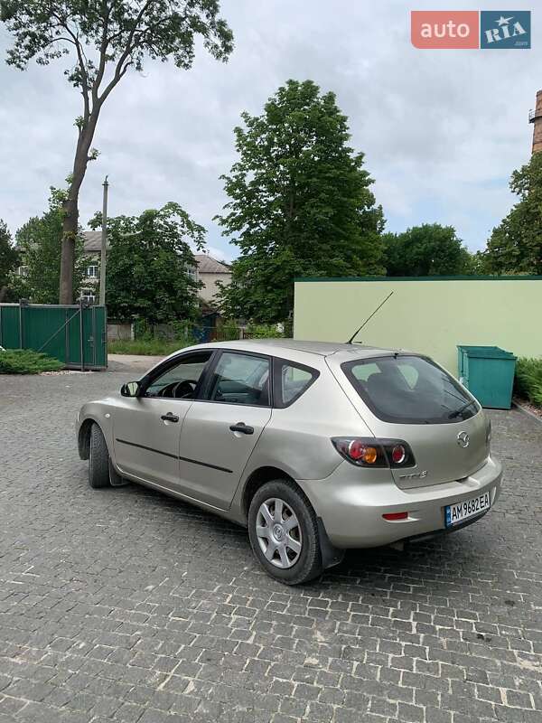 Хетчбек Mazda 3 2005 в Коростишеві