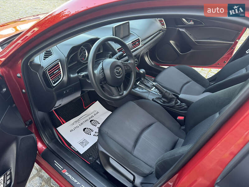 Седан Mazda 3 2015 в Ирпене