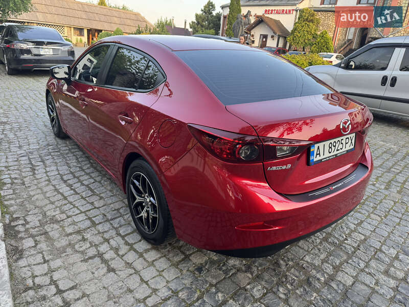 Седан Mazda 3 2015 в Ирпене