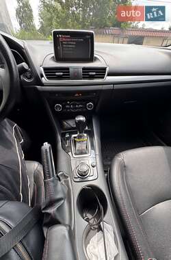 Седан Mazda 3 2015 в 