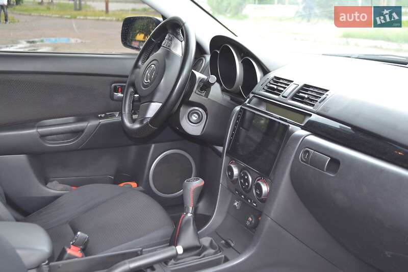 Хэтчбек Mazda 3 2006 в Городище