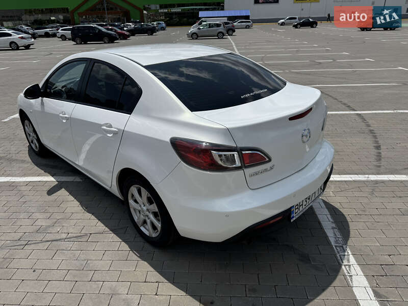 Седан Mazda 3 2011 в Одесі