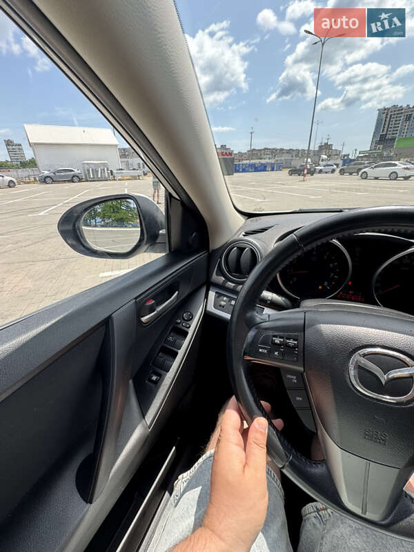 Седан Mazda 3 2011 в Одесі