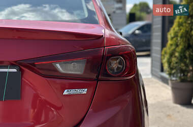 Седан Mazda 3 2013 в 