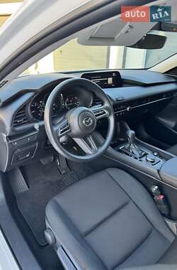 Седан Mazda 3 2023 в 