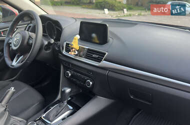 Седан Mazda 3 2017 в 