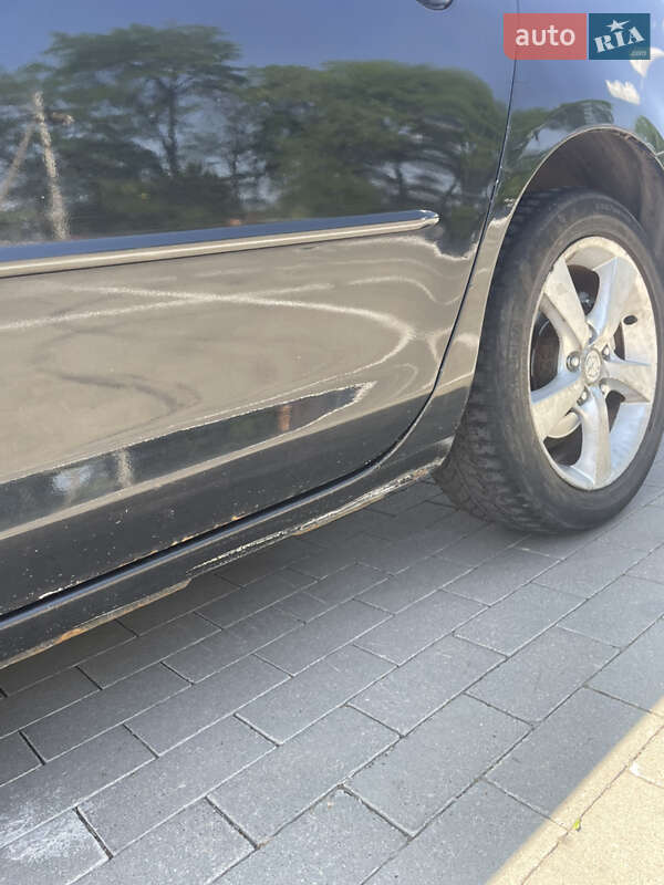 Седан Mazda 3 2004 в Одессе