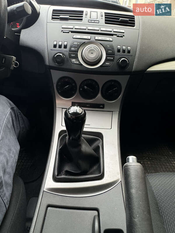 Хэтчбек Mazda 3 2010 в Харькове