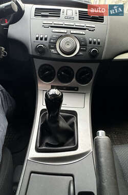 Хэтчбек Mazda 3 2010 в 