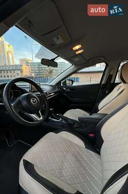 Седан Mazda 3 2016 в 