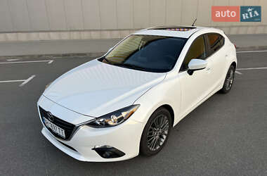Хэтчбек Mazda 3 2015 в 