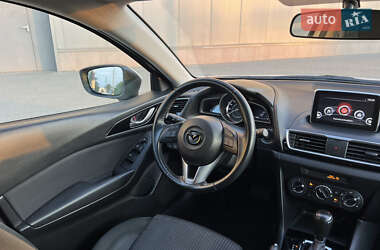 Хэтчбек Mazda 3 2015 в 