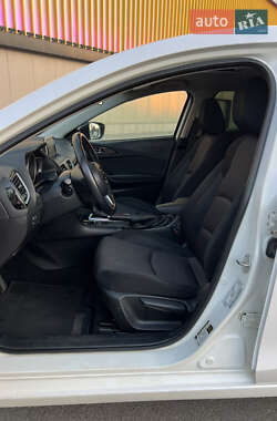 Хэтчбек Mazda 3 2015 в 