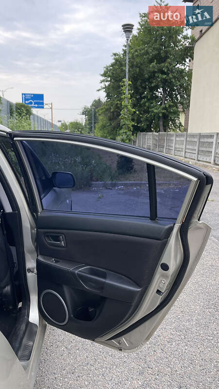 Седан Mazda 3 2007 в Умани