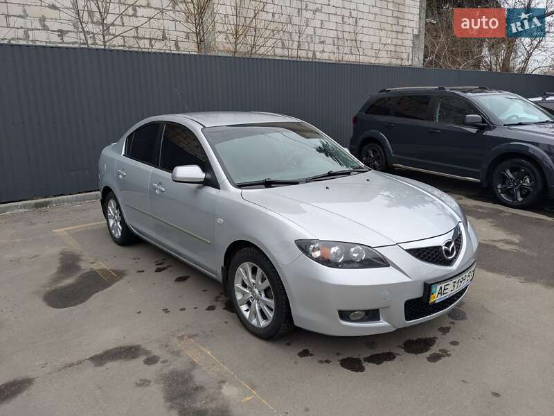 Седан Mazda 3 2007 в Днепре