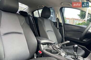 Седан Mazda 3 2015 в 