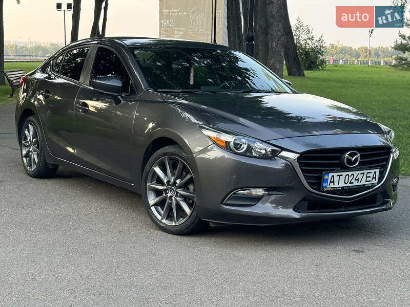 Седан Mazda 3 2017 в Киеве