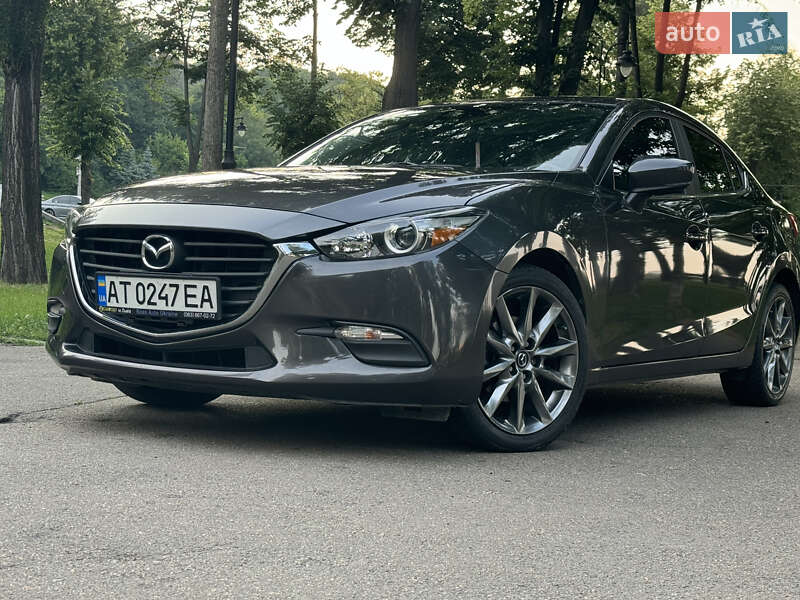 Седан Mazda 3 2017 в Киеве