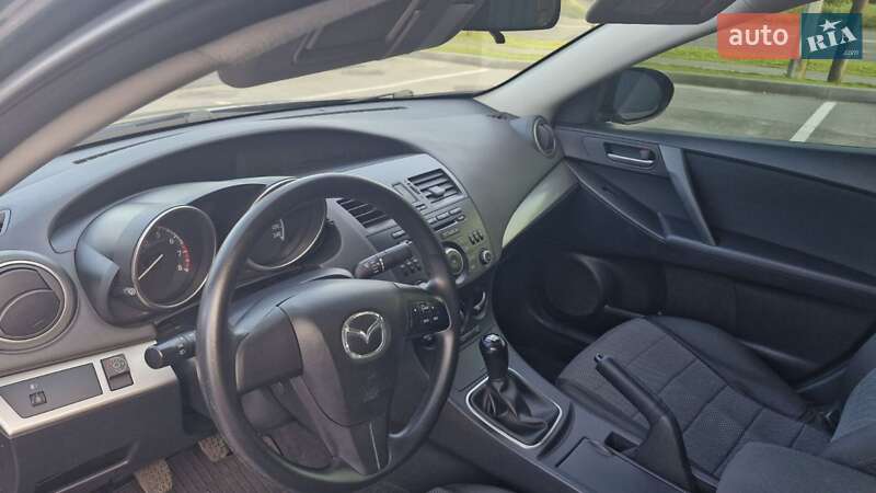 Седан Mazda 3 2012 в Киеве фото 17 Седан Mazda 3 2012 в Киеве