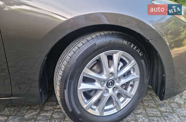 Седан Mazda 3 2013 в Чернівцях