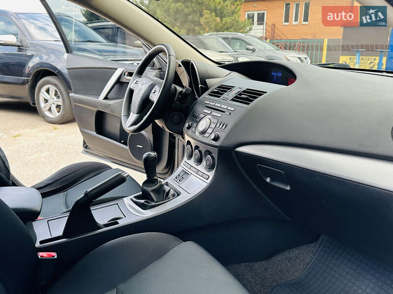 Хэтчбек Mazda 3 2011 в Харькове