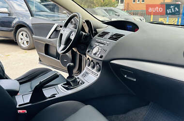 Хэтчбек Mazda 3 2011 в 