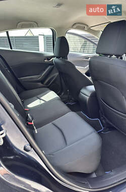 Седан Mazda 3 2016 в 