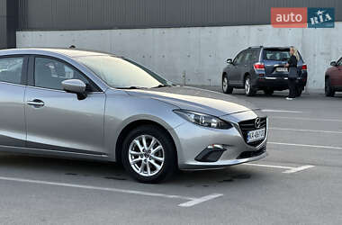 Седан Mazda 3 2015 в 