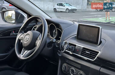 Седан Mazda 3 2015 в 