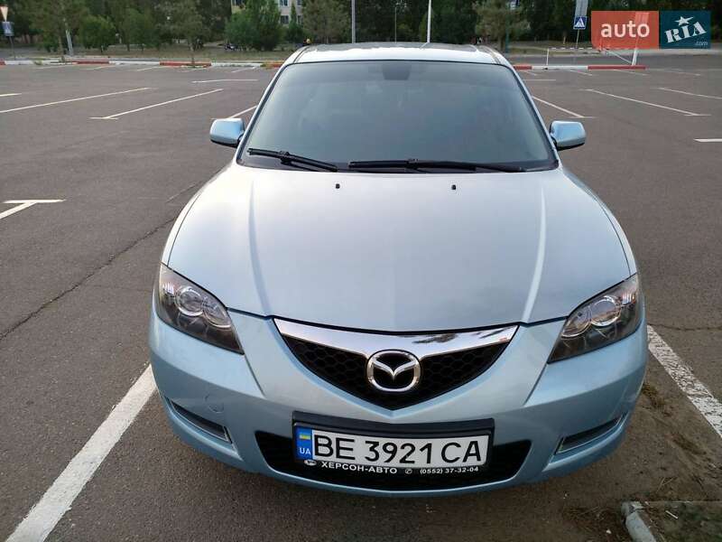Седан Mazda 3 2007 в Бобринце