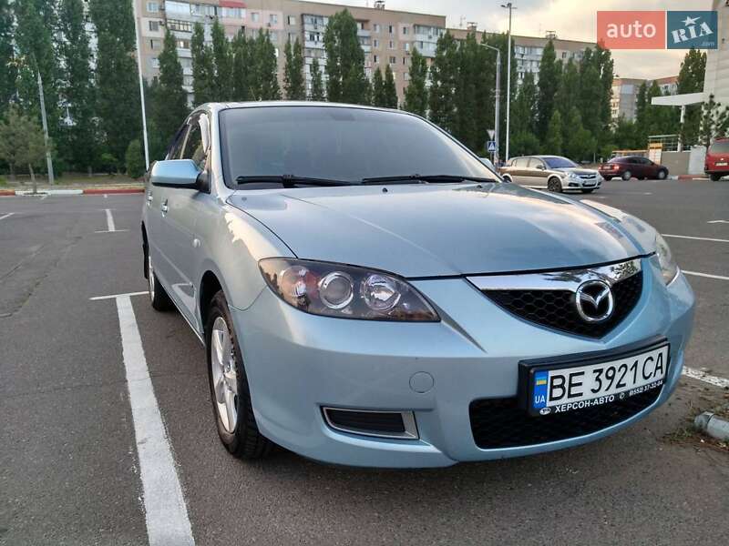 Седан Mazda 3 2007 в Бобринце