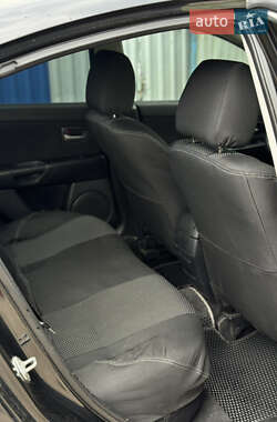 Седан Mazda 3 2004 в 