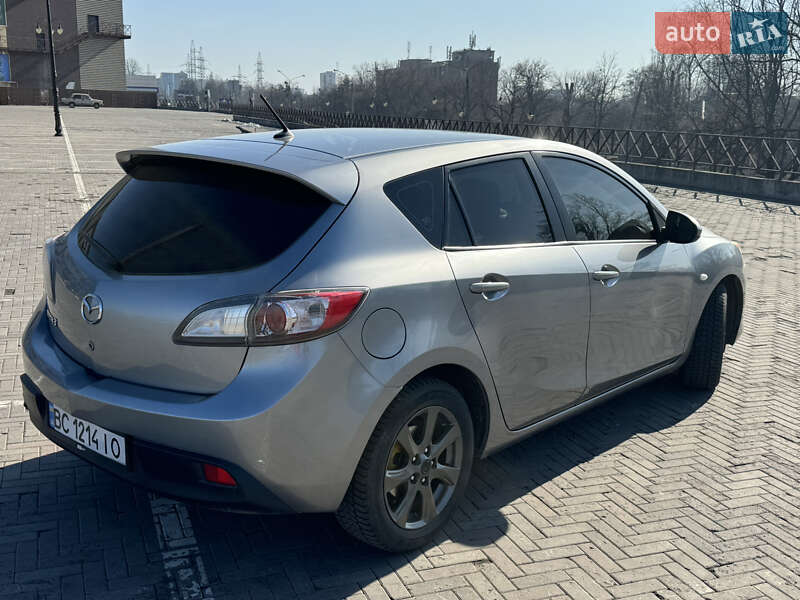 Хэтчбек Mazda 3 2010 в Харькове